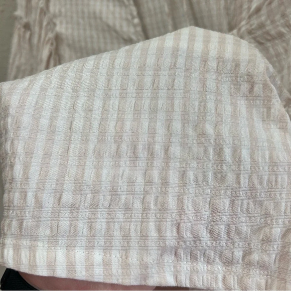 Chelsea & Theodore Flutter Bell Sleeves Taupe and White Blouse NWT XS - Picture 5 of 8